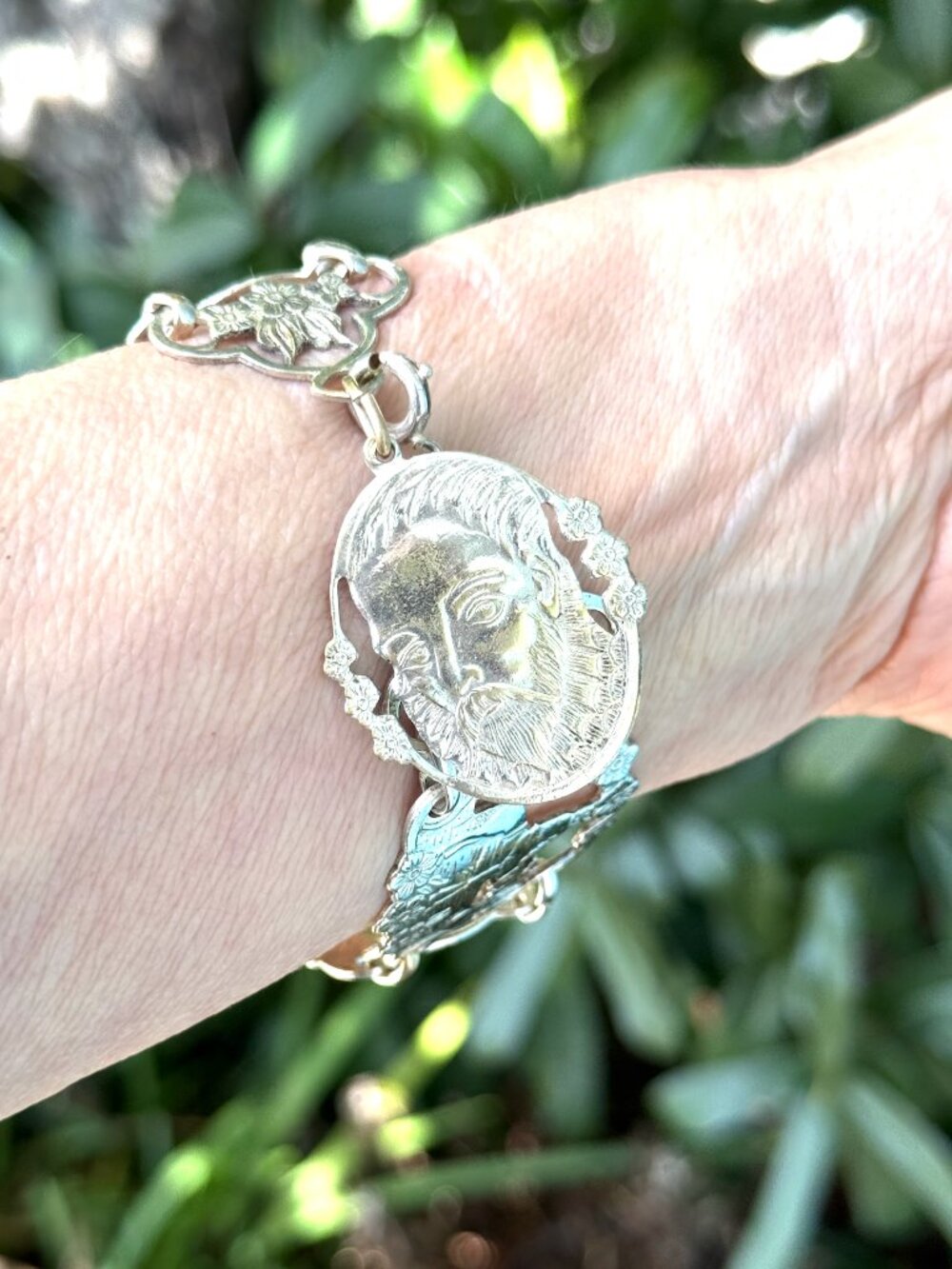 Don Quixote Wide Panel Link Bracelet, Vintage 1950s Spanish Landscape Scenes - Picture 5 of 5